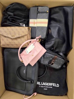 The picture shows a package with accessories in the category HC.