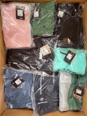 The photo shows a package with clothing in the category AP.