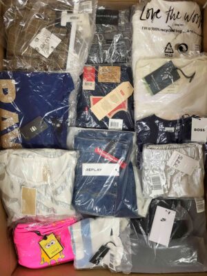 The photo shows a package with clothing in the category K.