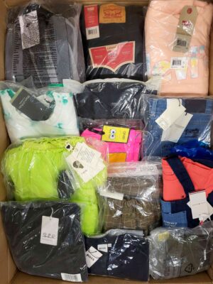 The photo shows a package with clothing in the category K.