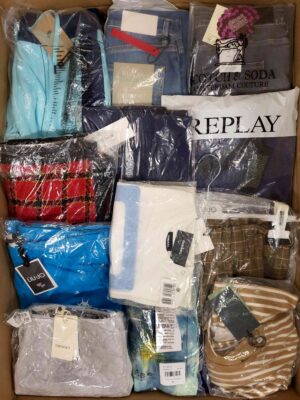 The photo shows a package with clothing in the category K.