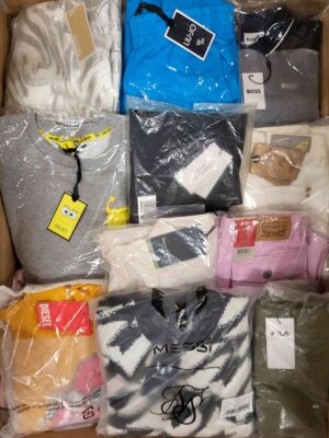 The photo shows a package with clothing in the category K.