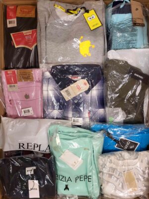 The photo shows a package with clothing in the category K.