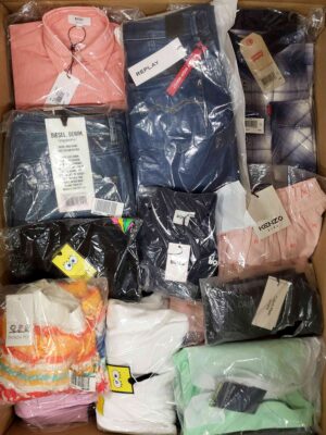 The photo shows a package with clothing in the category K.