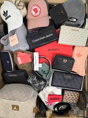 The picture shows a package with accessories in the category AC.