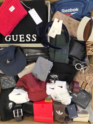 The picture shows a package with accessories in the category AC.