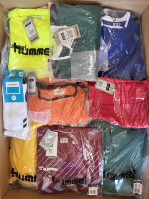The photo shows a package with clothing in the category H.