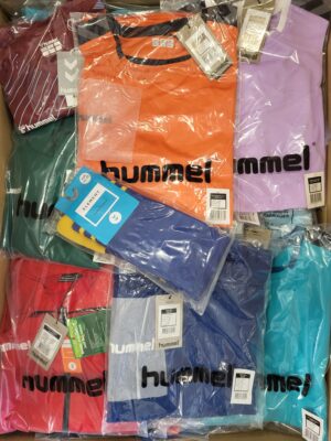 The photo shows a package with clothing in the category H.