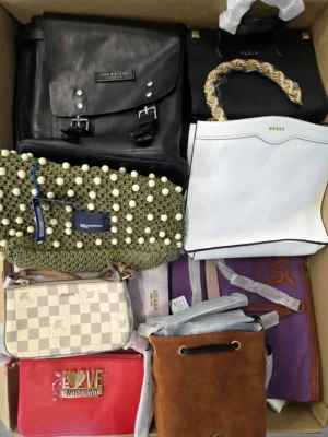 The picture shows a package with accessories in the category HB.