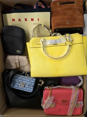 The picture shows a package with accessories in the category HB.