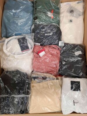 The photo shows a package with clothing in the category D.