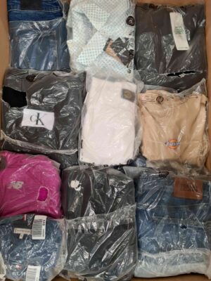 The photo shows a package with clothing in the category D.