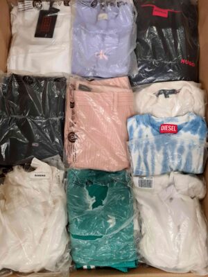 The photo shows a package with clothing in the category D.