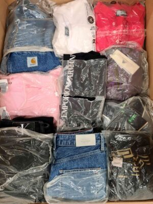 The photo shows a package with clothing in the category D.