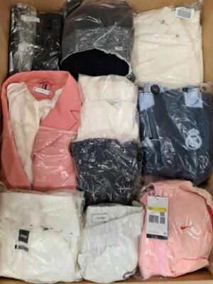 The photo shows a package with clothing in the category D.