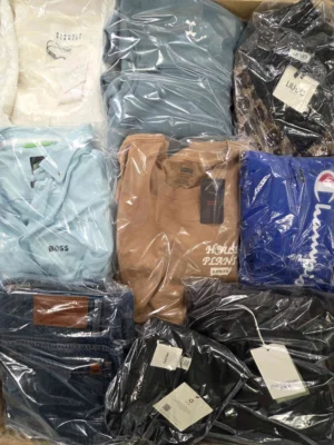 The photo shows a package with clothing in the category B.