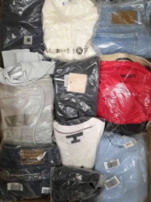 The photo shows a package with clothing in the category D.
