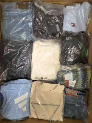 The photo shows a package with clothing in the category D.