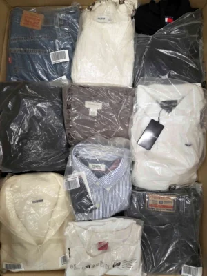 The photo shows a package with clothing in the category D.