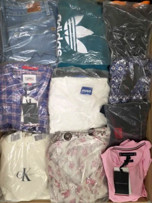 The photo shows a package with clothing in the category D.