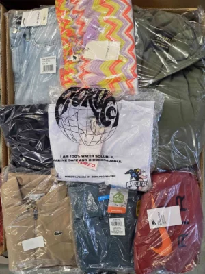 The photo shows a package with clothing in the category B.