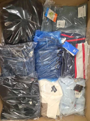 The photo shows a package with clothing in the category B.