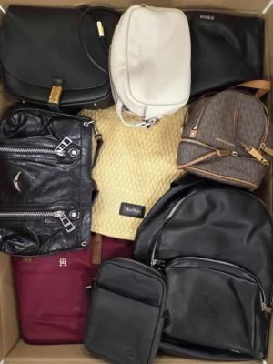 The picture shows a package with accessories in the category HC.