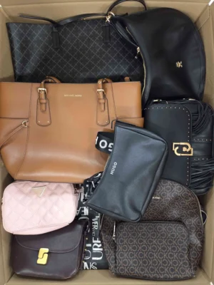 The picture shows a package with accessories in the category HC.