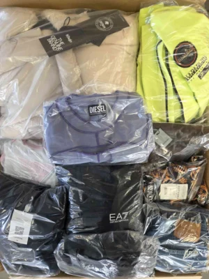 The photo shows a package with clothing in the category C.