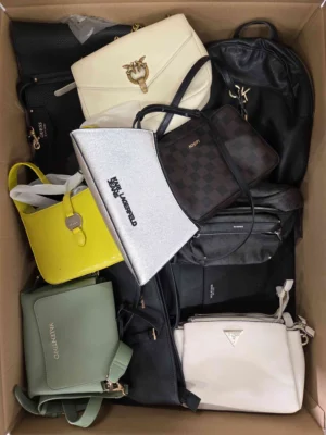 The picture shows a package with accessories in the category HC.