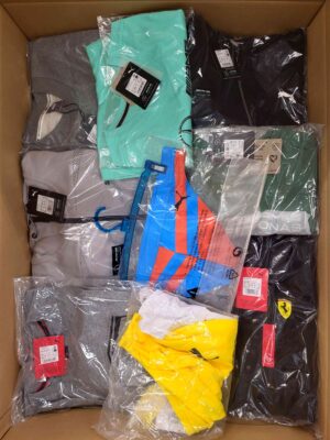 The photo shows a package with clothing in the category AP.