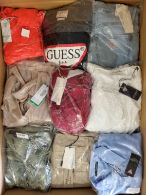 The photo shows a package with clothing in the category B.