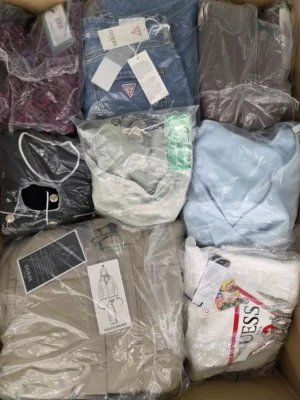 The photo shows a package with clothing in the category B.