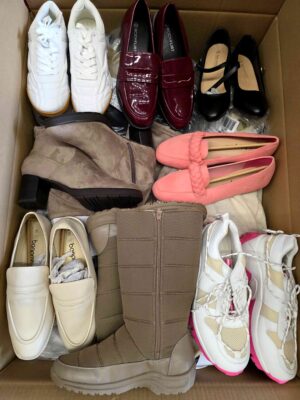 The photo shows a package with clothing in the category BPS.