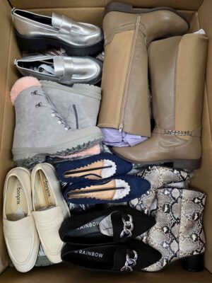 The photo shows a package with clothing in the category BPS.