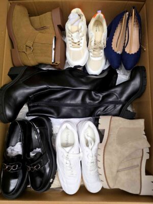 The photo shows a package with clothing in the category BPS.