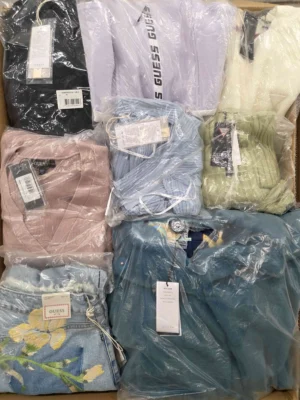 The photo shows a package with clothing in the category B.