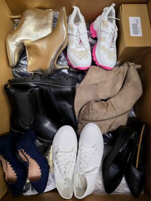 The photo shows a package with clothing in the category BPS.