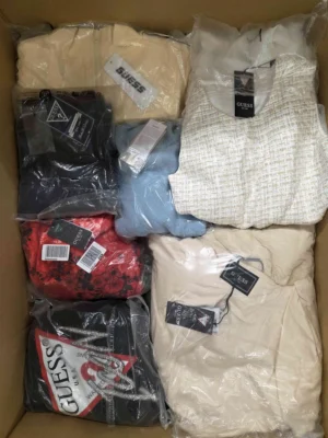 The photo shows a package with clothing in the category B.