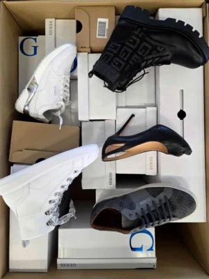 The photo shows a package with footwear in the category BS.