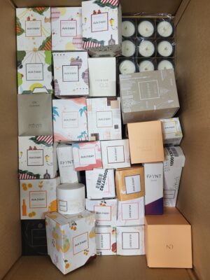 The picture shows a package with accessories in the category CO.