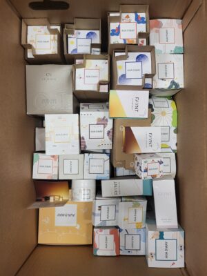 The picture shows a package with accessories in the category CO.