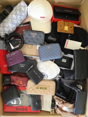 The picture shows a package with accessories in the category AC.