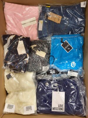 The photo shows a package with clothing in the category AP.