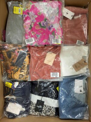 The photo shows a package with clothing in the category AP.