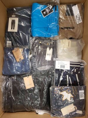 The photo shows a package with clothing in the category AP.