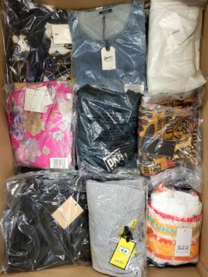 The photo shows a package with clothing in the category AP.