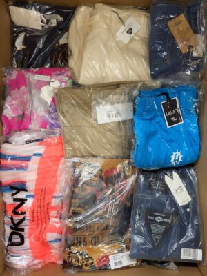 The photo shows a package with clothing in the category AP.