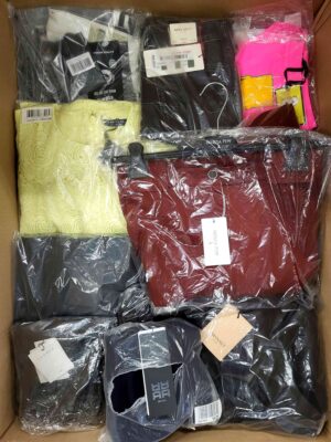 The photo shows a package with clothing in the category AP.