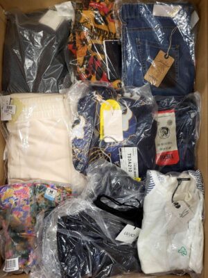 The photo shows a package with clothing in the category AP.